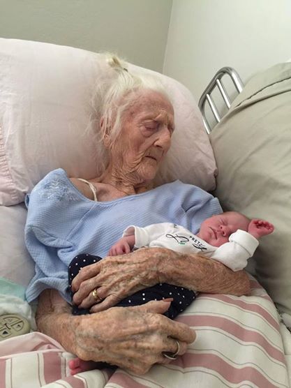 101-year-old great-grandmother from heartwarming viral photo passes away -  6abc Philadelphia